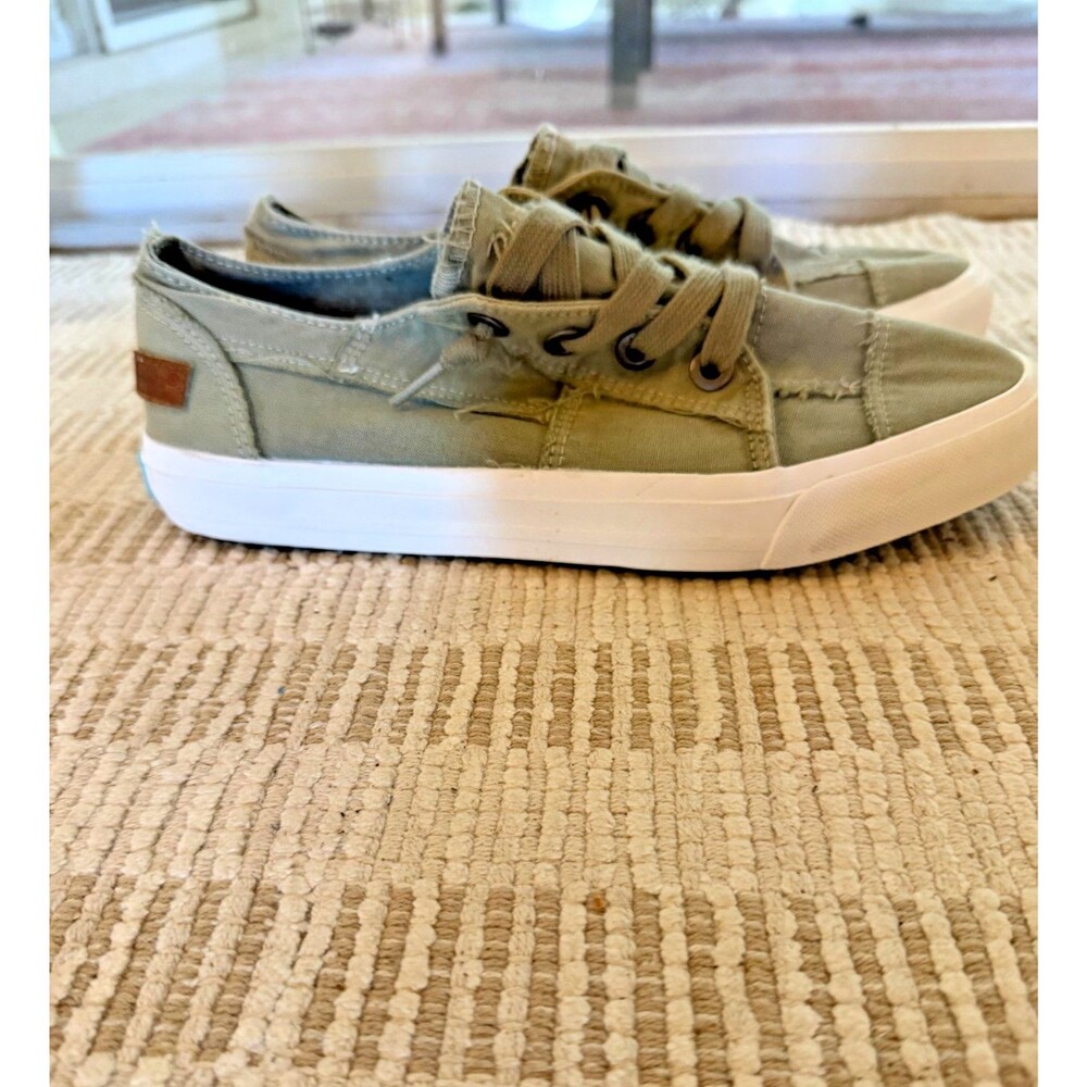 Blowfish Malibu sage green Low Top Lace-Up Sneakers with Blue Sole, size 8.5 - Picture 3 of 11